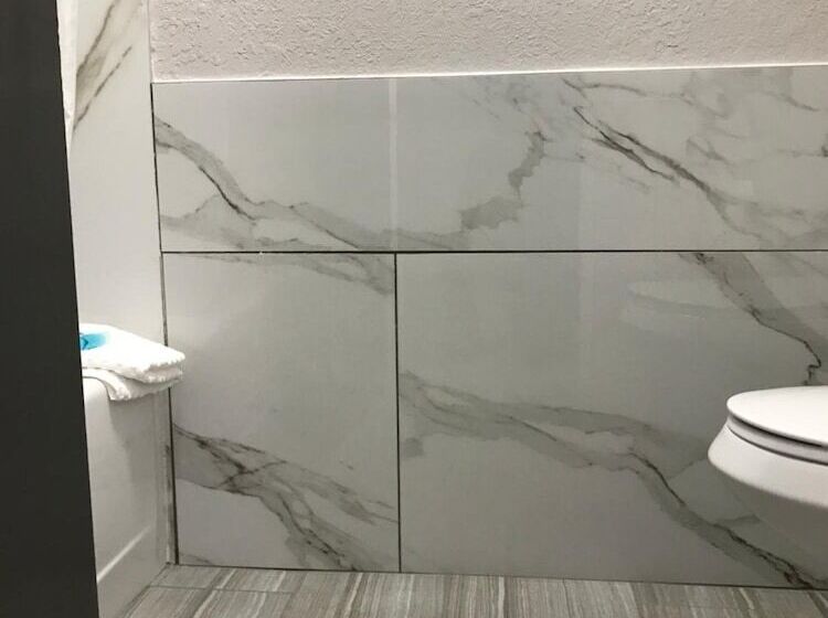 فندق Hometown Inn