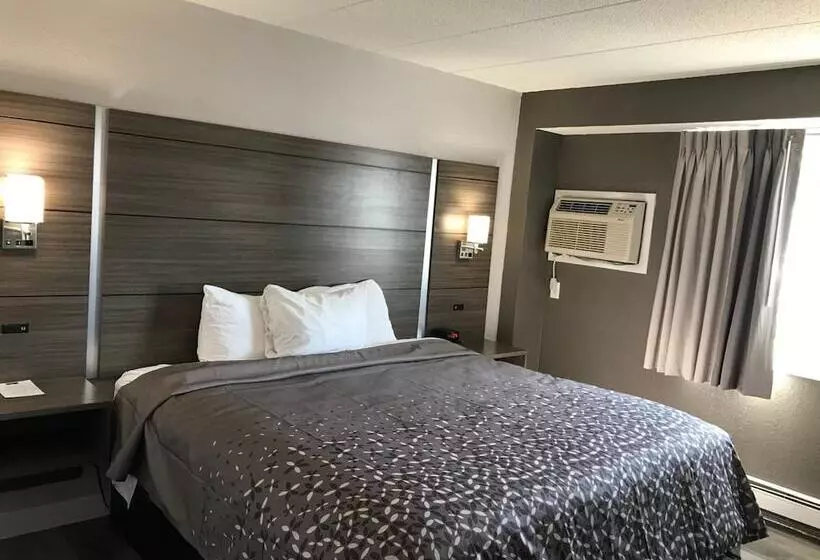 Отель Hometown Inn