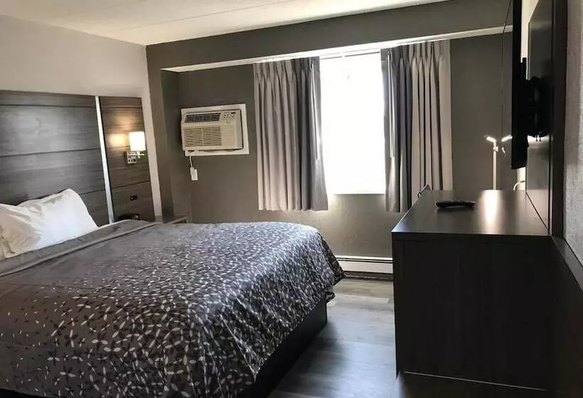 Отель Hometown Inn