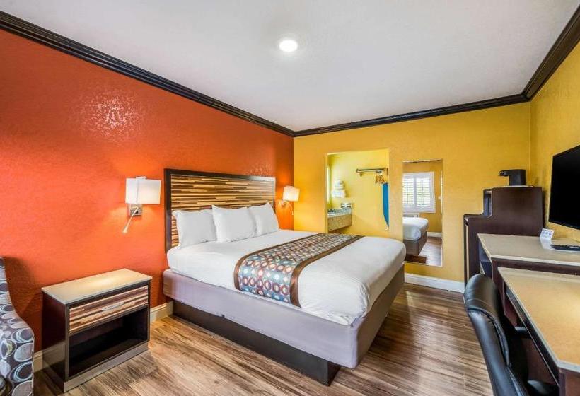 هتل Rodeway Inn Capitol