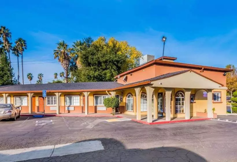 هتل Rodeway Inn Capitol