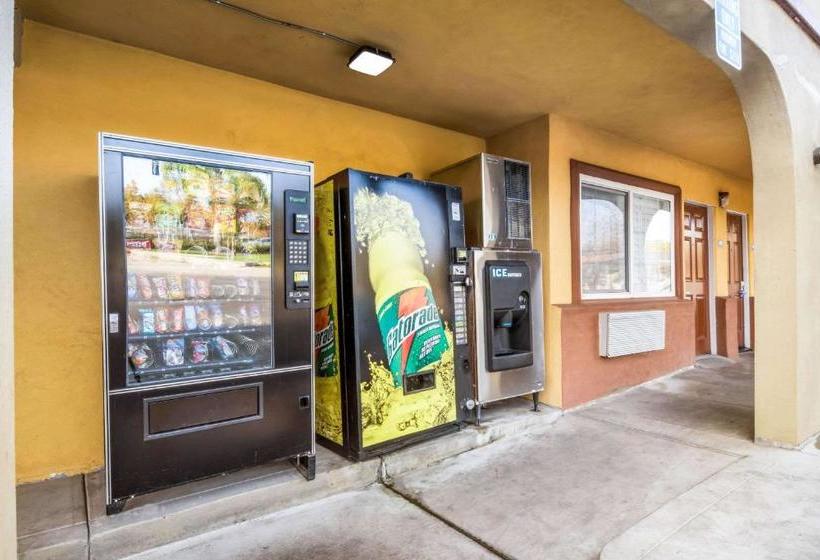 هتل Rodeway Inn Capitol