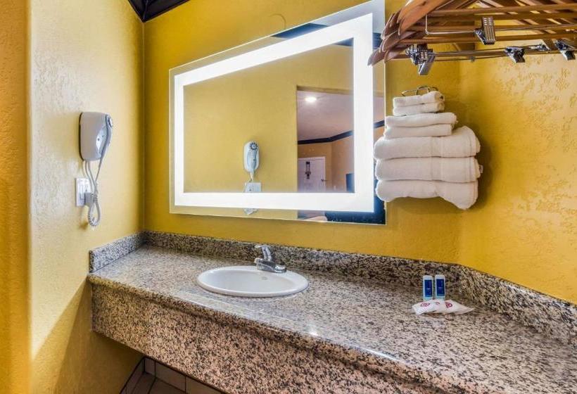 هتل Rodeway Inn Capitol