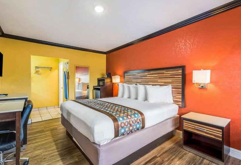 هتل Rodeway Inn Capitol