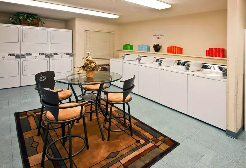 Отель Sonesta Simply Suites Detroit Troy