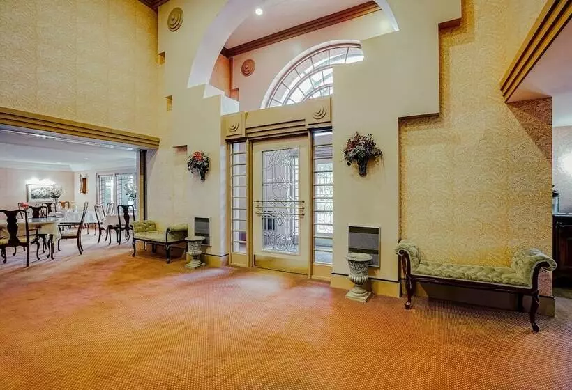 호텔 The Clarkson Inn