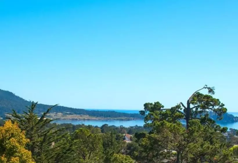 هتل Tradewinds Carmel