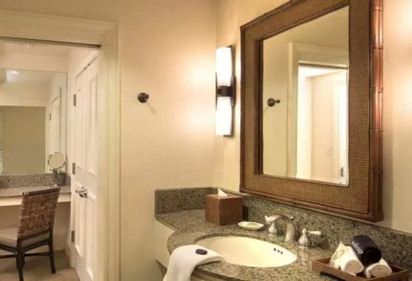 هتل Tradewinds Carmel