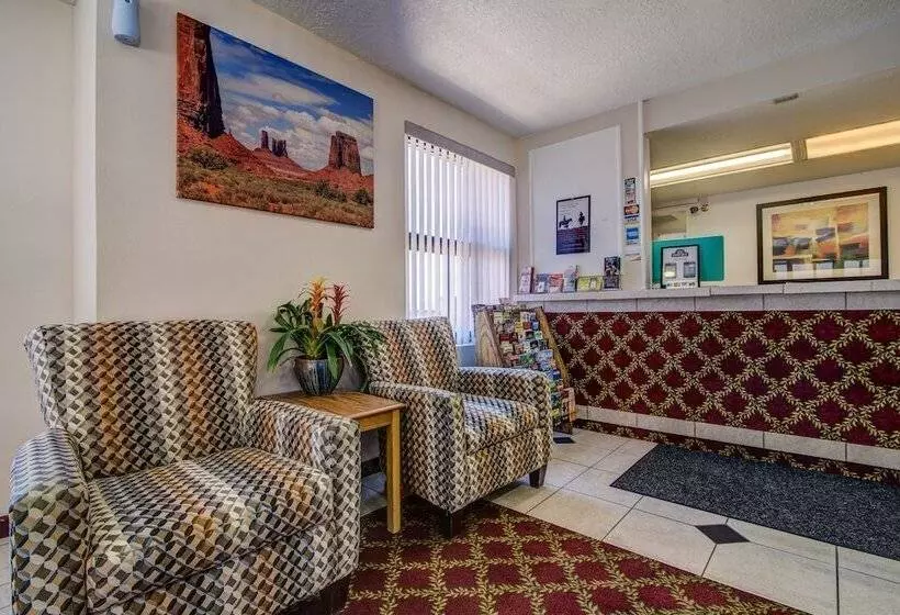 汽车旅馆  Cedar Lodge