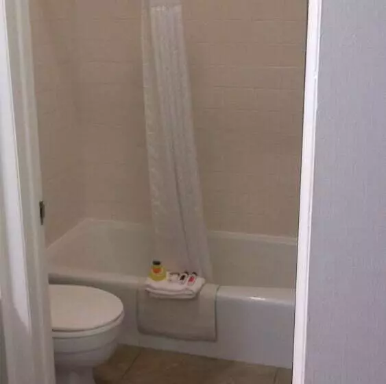 汽车旅馆  Super 8 By Wyndham Salina/scenic Hills Area