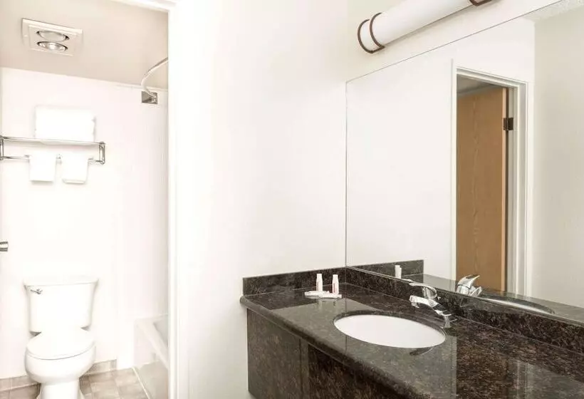 汽车旅馆  Super 8 By Wyndham Salina/scenic Hills Area