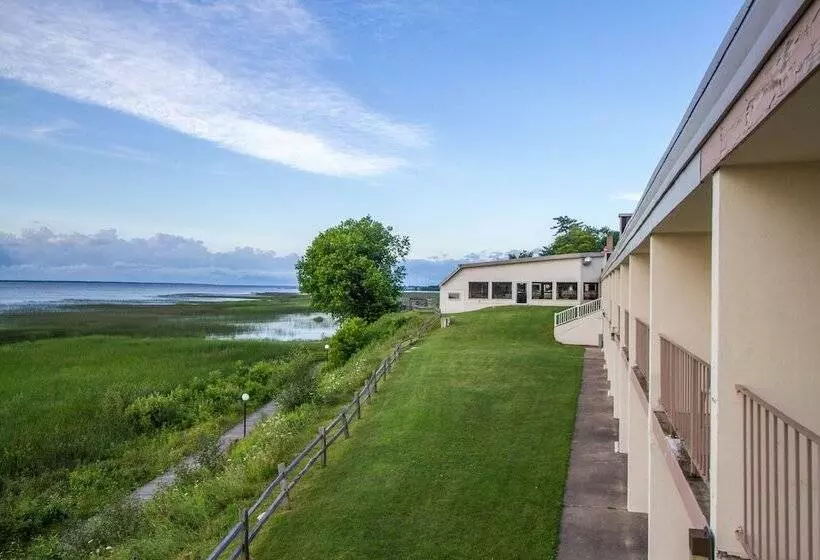 Lomakeskus Terrace Bay Hotel   Lakefront