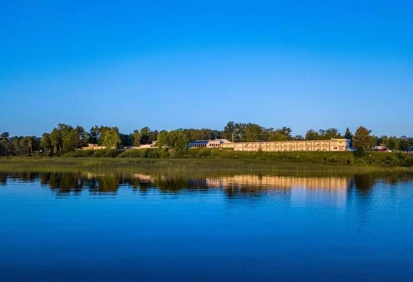 Lomakeskus Terrace Bay Hotel   Lakefront