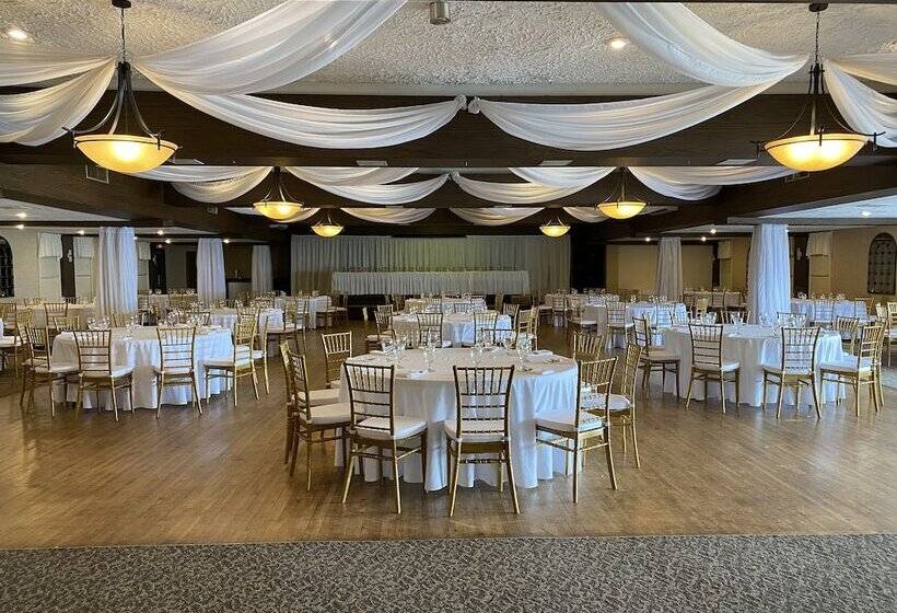 渡假胜地  Terrace Bay Hotel   Lakefront