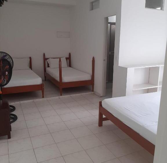 Szálloda Es Lancers, Melgar