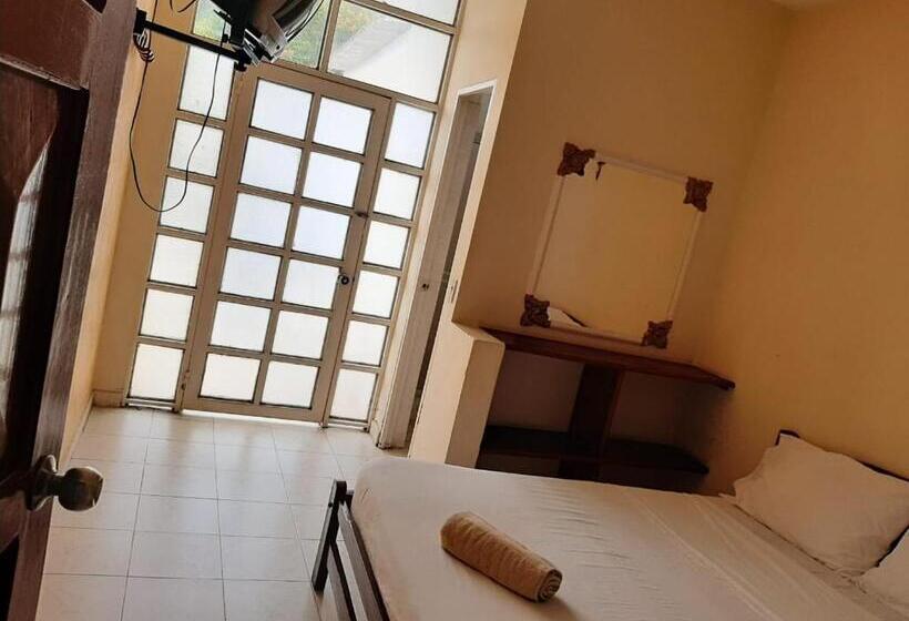 Szálloda Es Lancers, Melgar