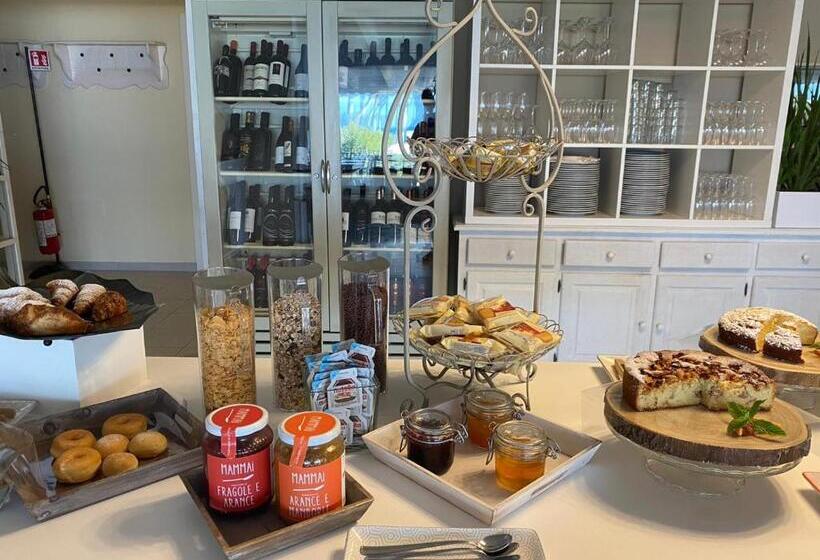 בית מלון כפרי Lido Beach Phg