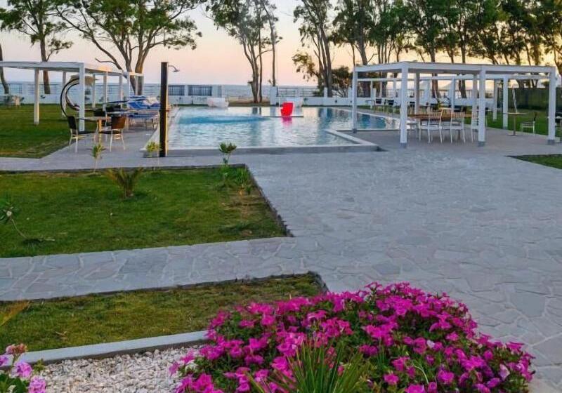 בית מלון כפרי Lido Beach Phg