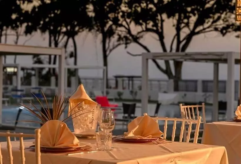 ホテル Lido Beach Phg