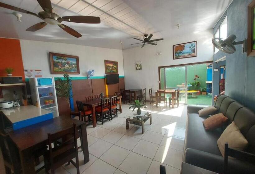 پانسیون Nice Place Hostel