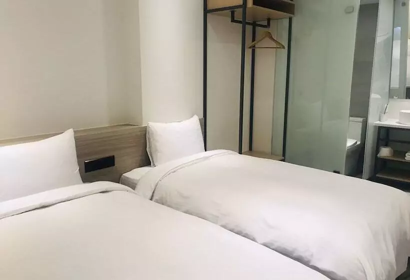 هاستل Green Hotel   Chiayi