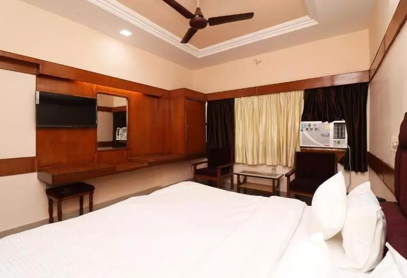 Hotelli Spot On 37002  Natraj