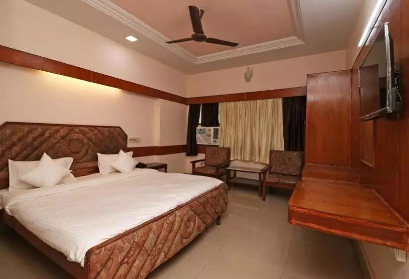 Hotelli Spot On 37002  Natraj