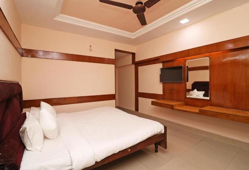 ホテル Spot On 37002 Natraj