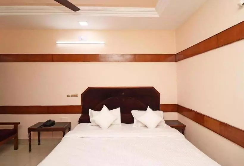 Hotelli Spot On 37002  Natraj