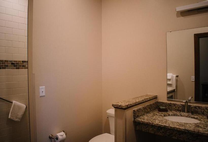 فندق The Lodge At Mauston