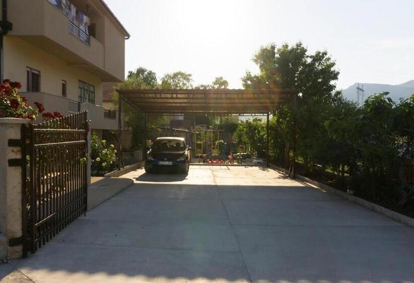 پانسیون Apartments Ena