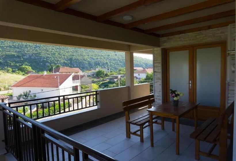 پانسیون Apartments Ena