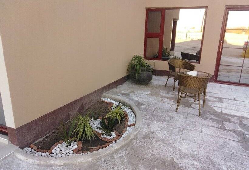 پانسیون Lalani Prestige Guesthouse