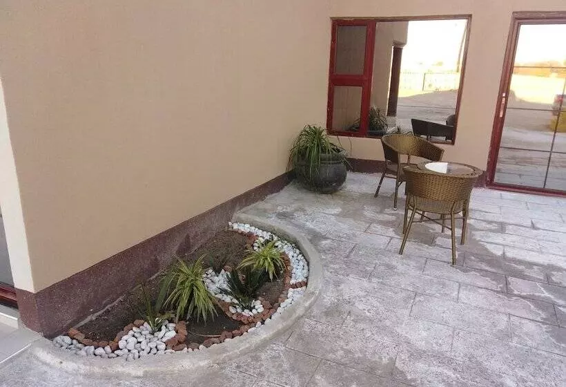 پانسیون Lalani Prestige Guesthouse