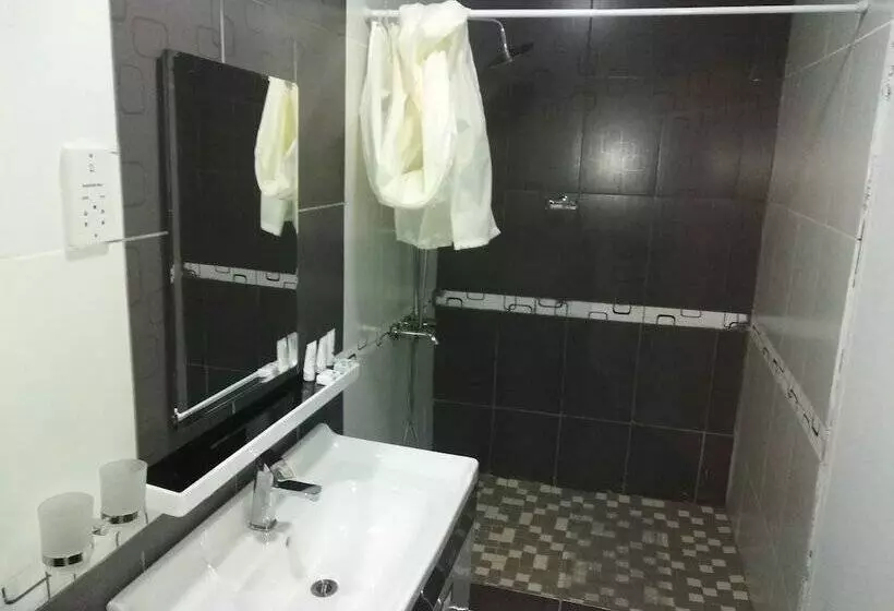 پانسیون Lalani Prestige Guesthouse