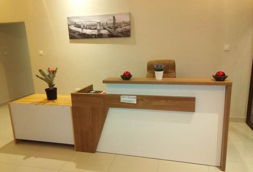 پانسیون Lalani Prestige Guesthouse