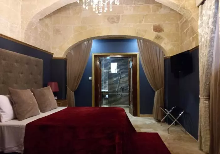 هتل Julina Boutique Living