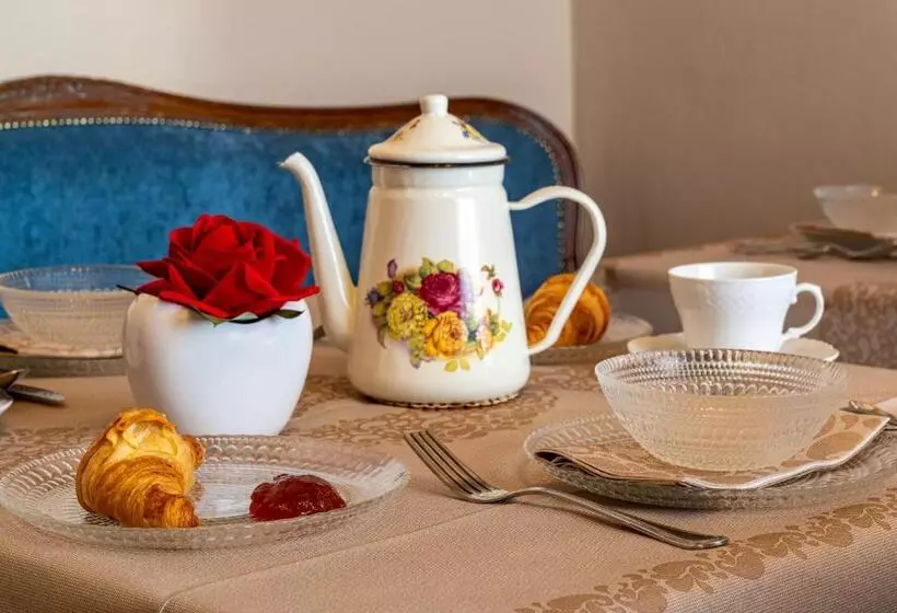 هتل Julina Boutique Living