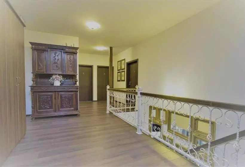 Hotelli La Curtea Domneasca