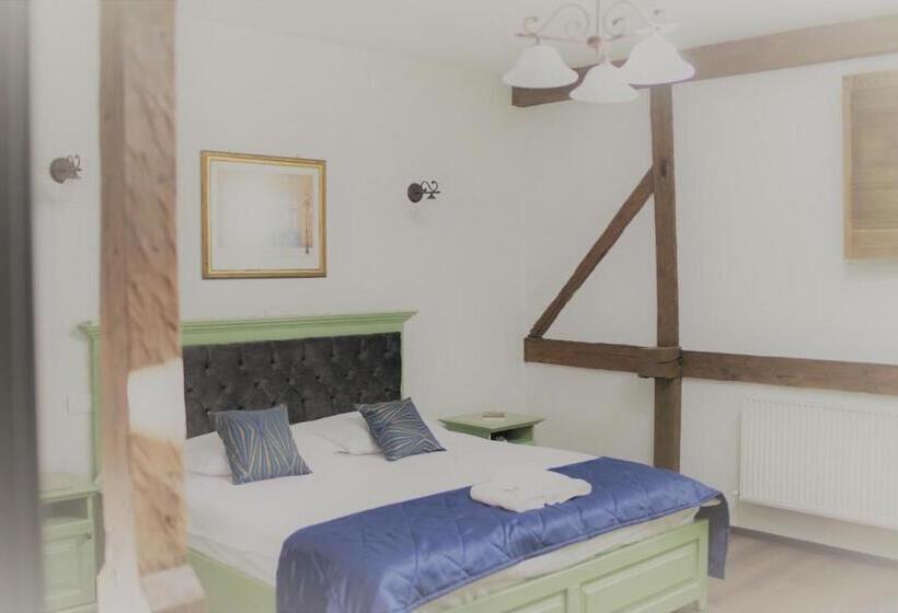 هتل La Curtea Domneasca