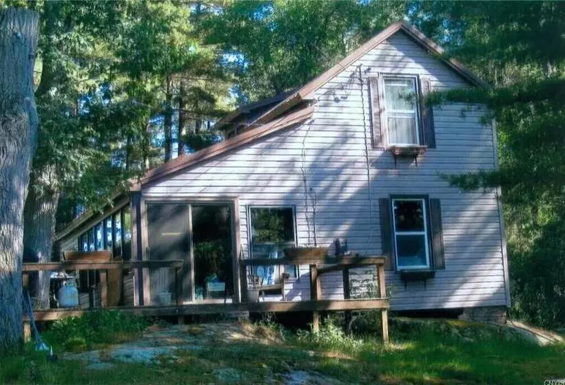 Hotelli Hills Motor Court & Marina