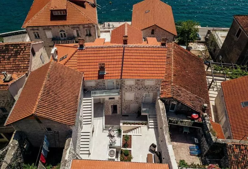 هتل Nauta