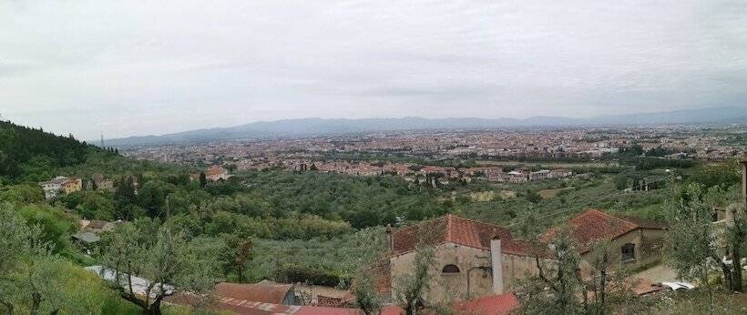 هتل Agriturismo La Terrazza