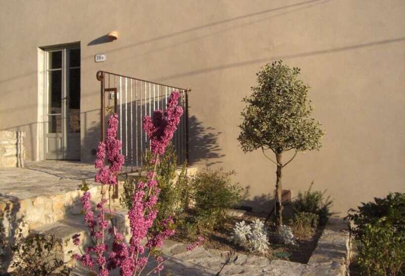 هتل Agriturismo La Terrazza