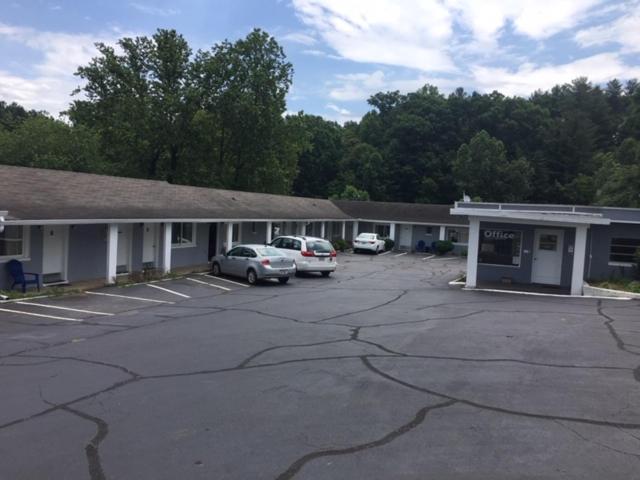 فندق Hilltop Inn