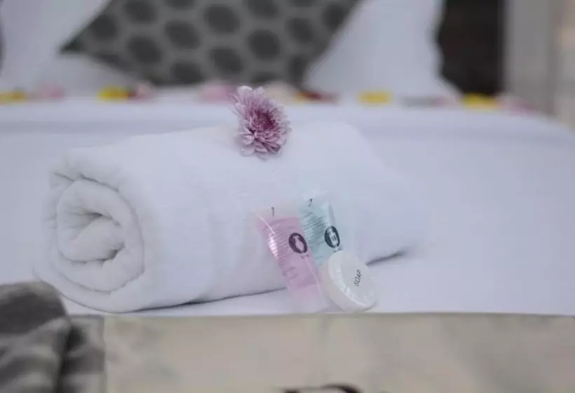 هتل Rest And Comfort Boutique