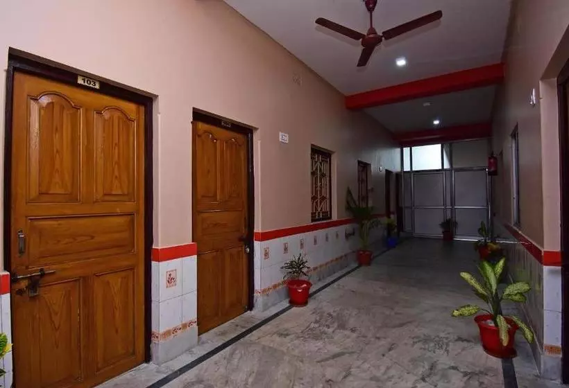 Hotelli Oyo 37829  Mishra S