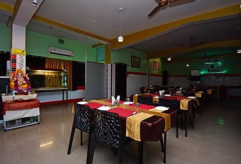 Hotelli Oyo 37829  Mishra S