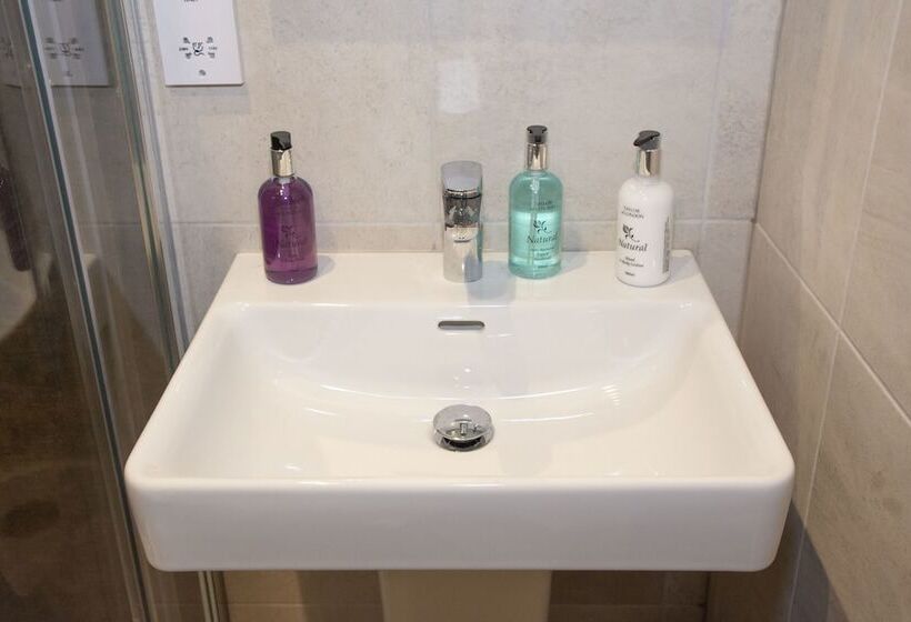 Hotel Rose And Crown