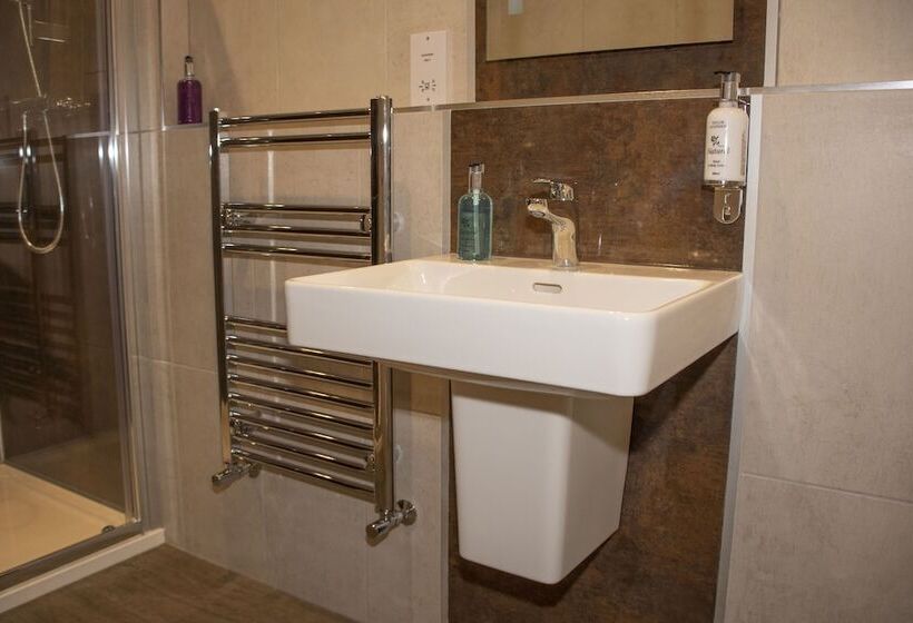 Hotel Rose And Crown